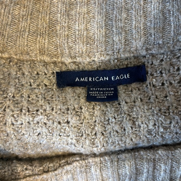 A perfect long sweater. Only used once for engagement photos! - Picture 2 of 3